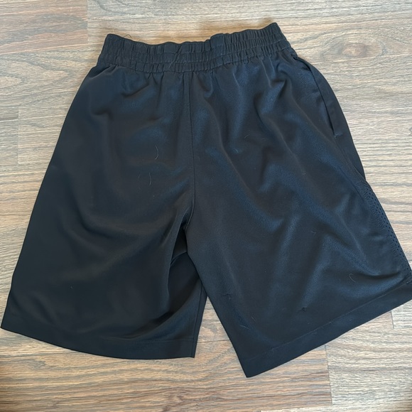 Boy Nike Shorts - Picture 3 of 4